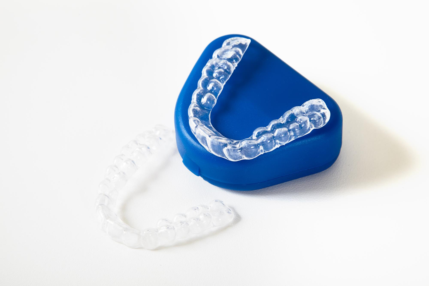 Invisalign Nedir? Şeffaf Hizalayıcılar ile Diş Düzeltme Yöntemi